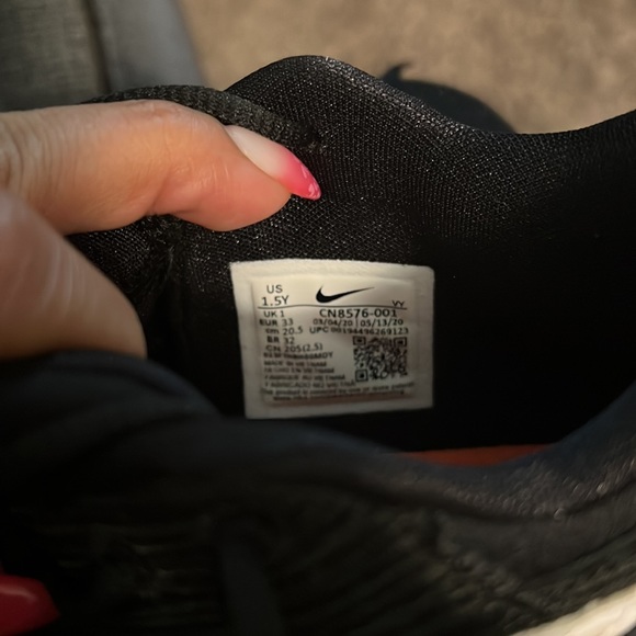 Giannis Nike shoes - Picture 6 of 7